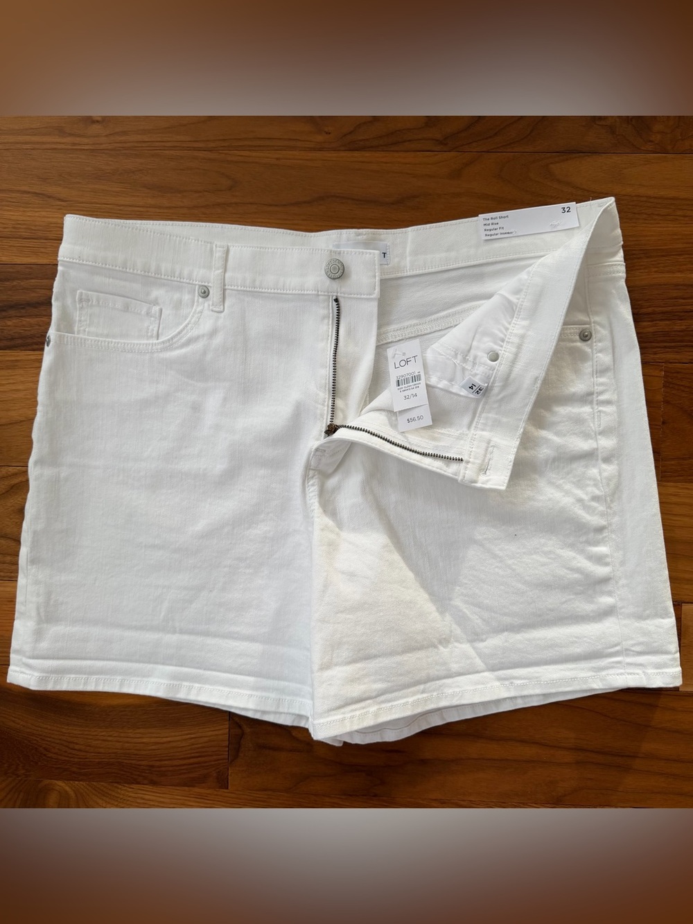 NWT LOFT White Denim The Roll Short Mid Rise Size 14 / 32 Jean